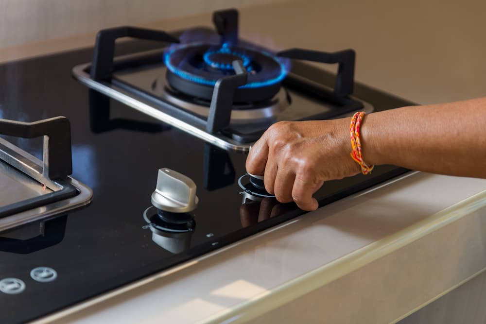 علت روشن نماندن شعله اجاق گاز